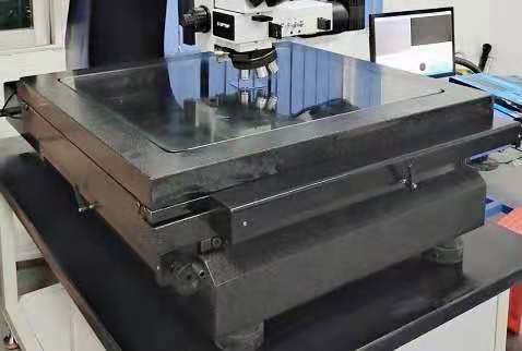 二次元測量儀廠家探討關于影響影像測量儀精度因素有哪些？